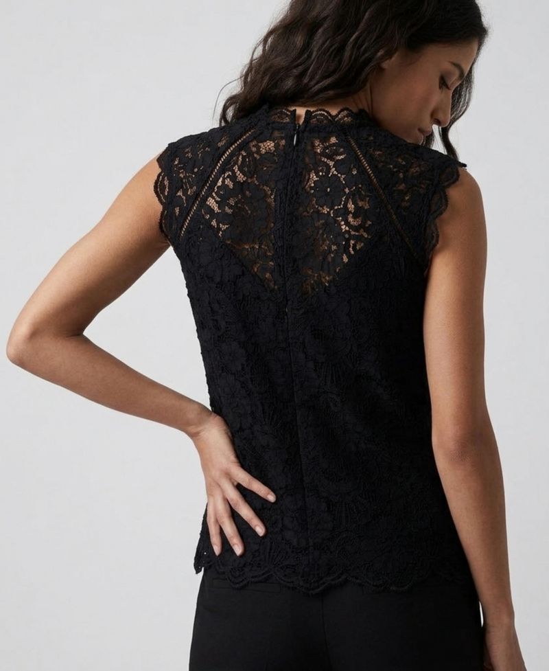 Women's Floral-Lace Ruffle-Neck Sleeveless Top