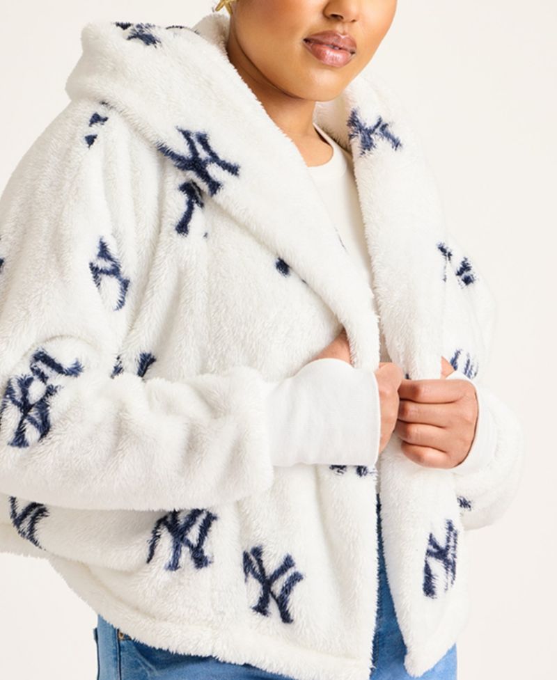 Women's White New York Yankees All Over Print Logo Cropped Lounger Lite Sherpa Jacket