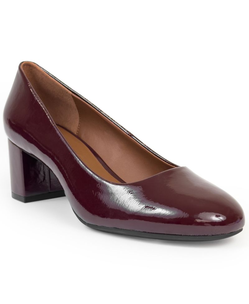 Women's Ebel Round Toe Dress Pumps