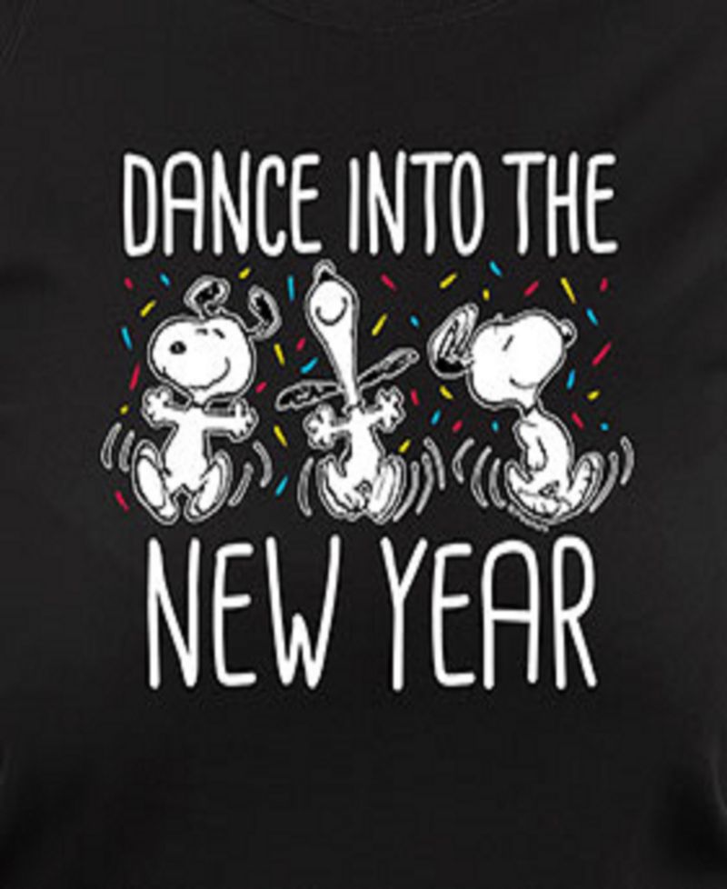 Plus Size Peanuts New Year Graphic Pullover Top