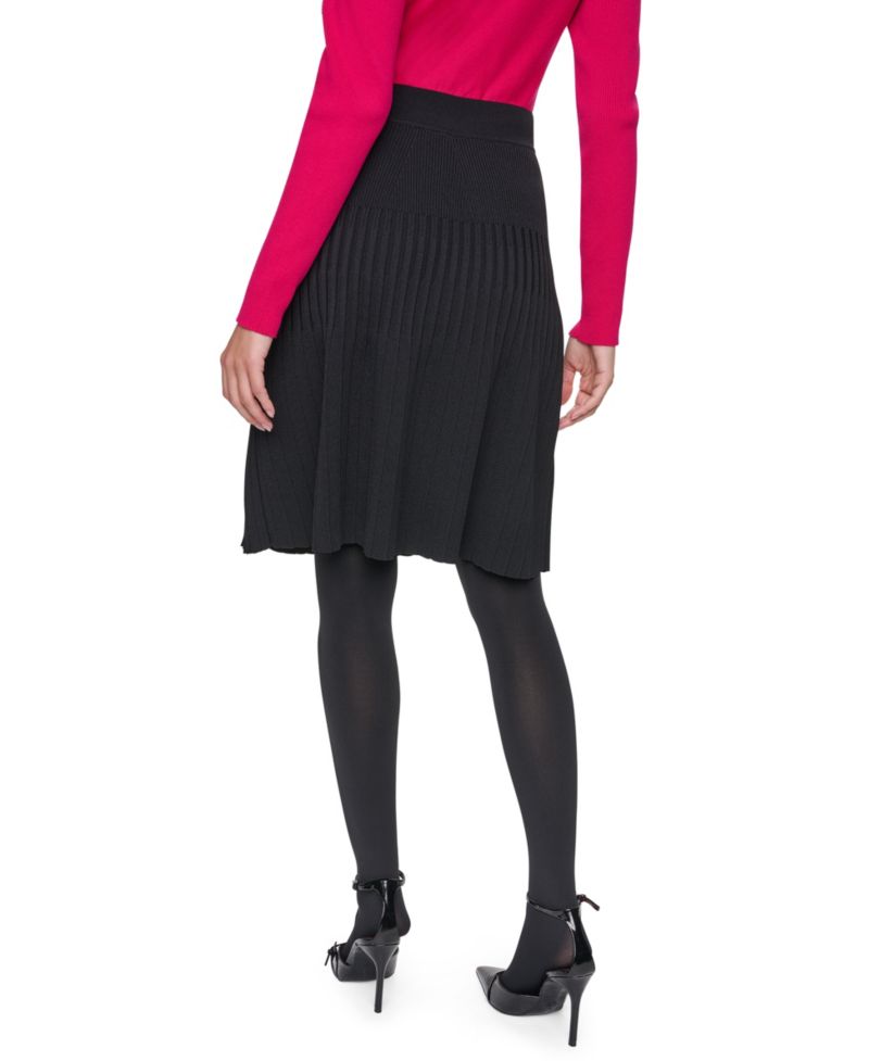 Women's Pull-On Pleated Skirt