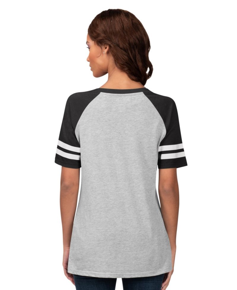 Women's Heather Gray New York Yankees Goal Line Raglan V-Neck T-Shirt