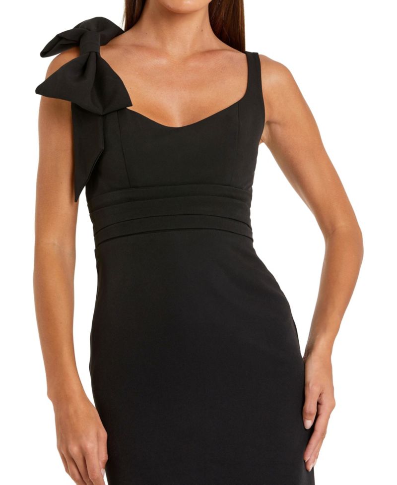 Women's Scoop Neck Trumpet Gown with Bow Detail
