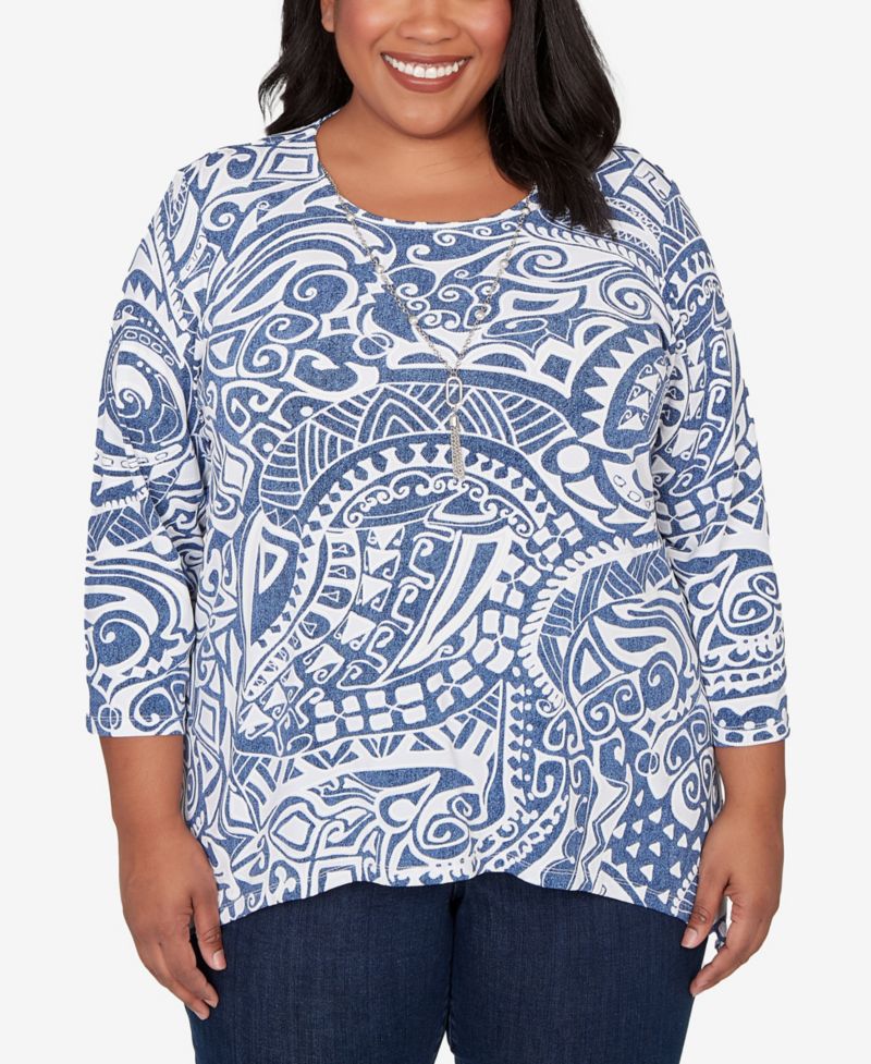 Plus Size Classic Paisley Swirl SharkBite Hem Top with Necklace