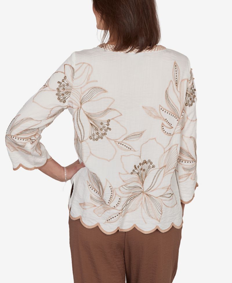 Women's Spice Market Embroidered Floral V-Neck Textured Top
