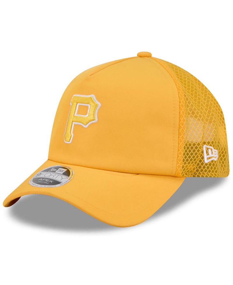 Men's Gold Pittsburgh Pirates 2026 Batting Practice Apex 9FORTY Adjustable Trucker Hat