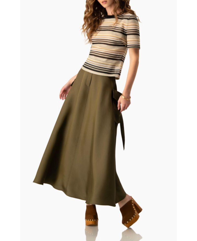 Women's High-Waisted A-Line Cargo Midi Skirt