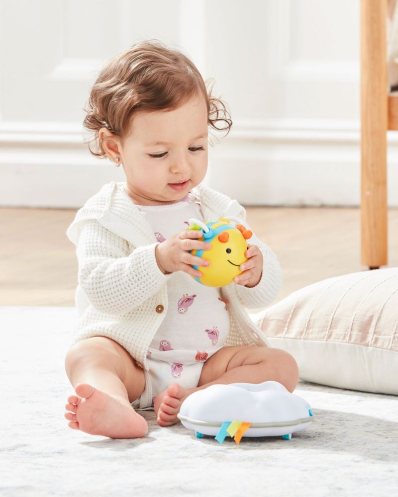 Explore & More Follow-Bee Crawl Toy