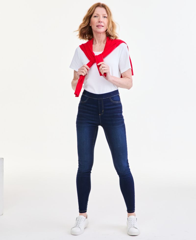 Petite Mid-Rise Pull On Jeggings