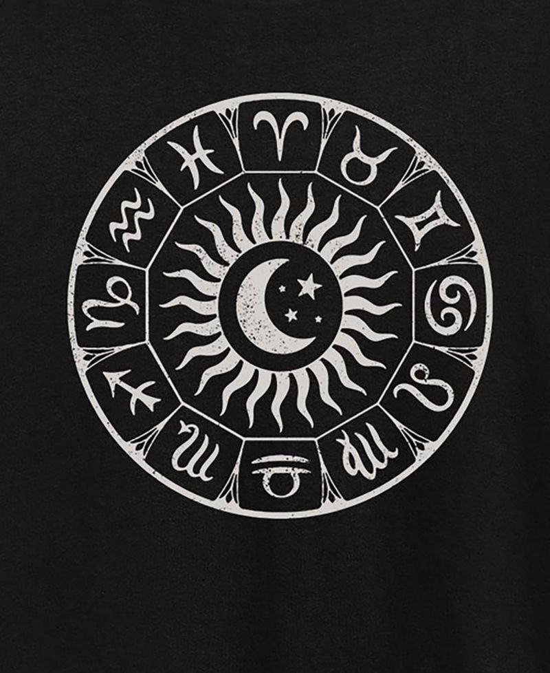 Trendy Plus Size Zodiac Graphic T-shirt