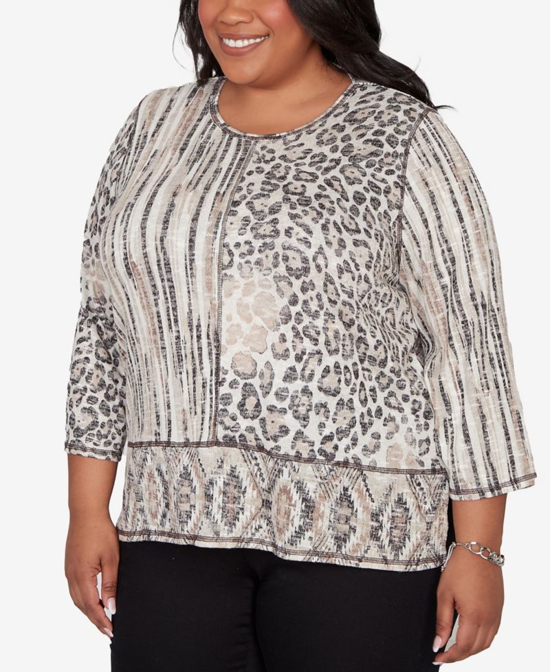 Plus Size Detail Driven Spliced Aztec Animal Skin Crewneck Top