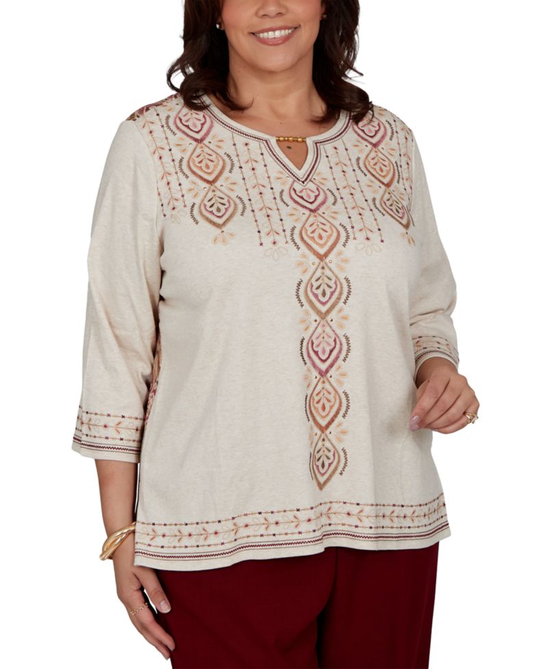 Plus Size Embroidered Medallion Keyhole Neck 3/4-Sleeve Top
