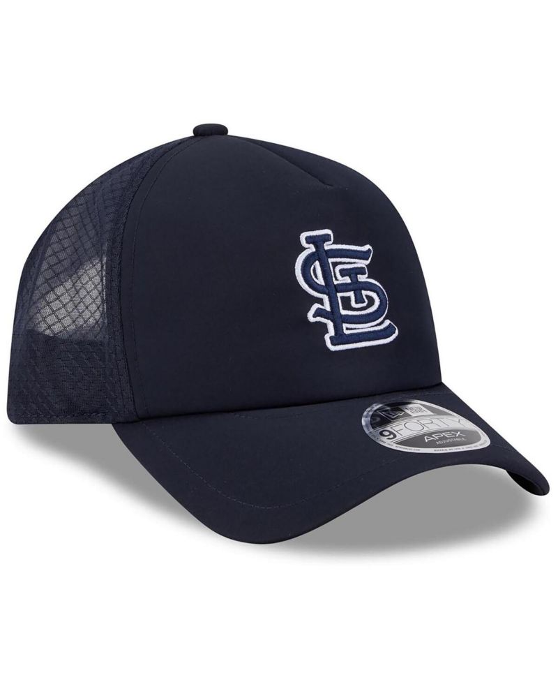 Men's Navy St. Louis Cardinals 2026 Batting Practice Apex 9FORTY Adjustable Trucker Hat