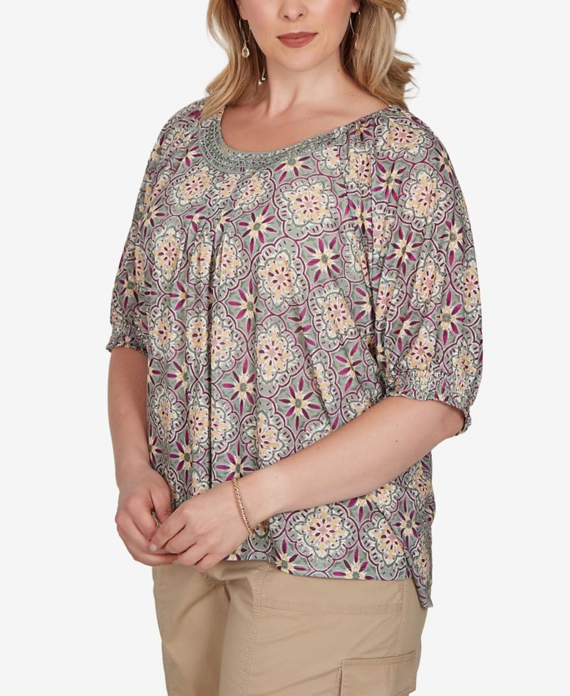 Plus Size Desert Geo Print Lace Trim Knit Top