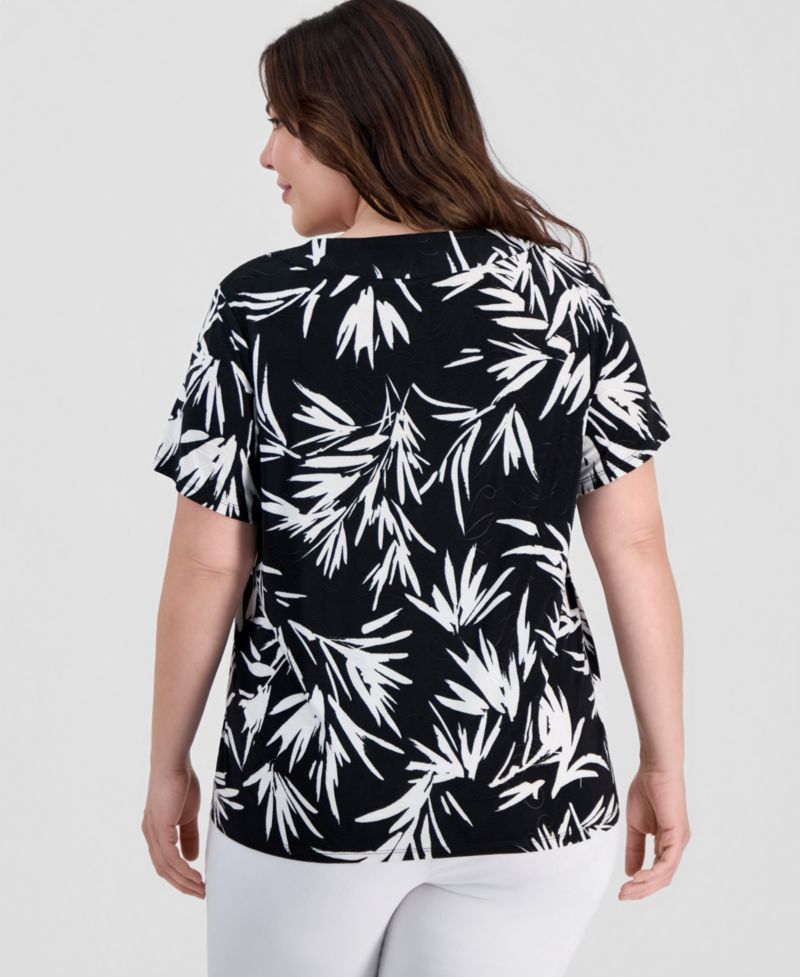 Petite Printed Short Sleeve V-Neck Jacquard Top