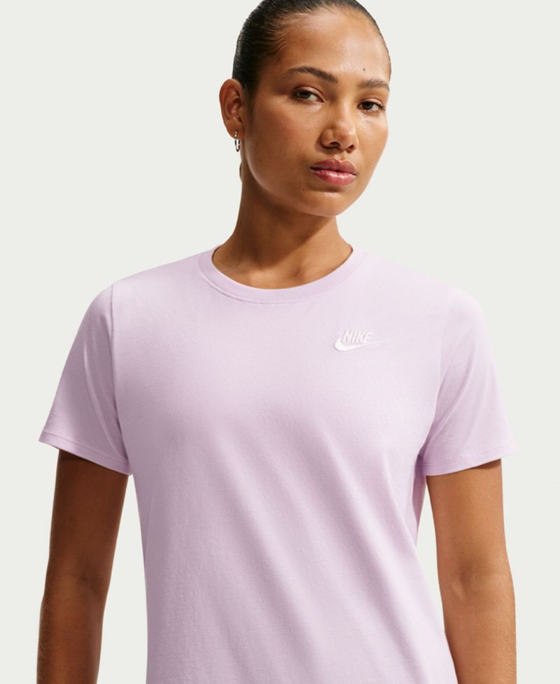 Plus Sportswear Club Essentials T-Shirt