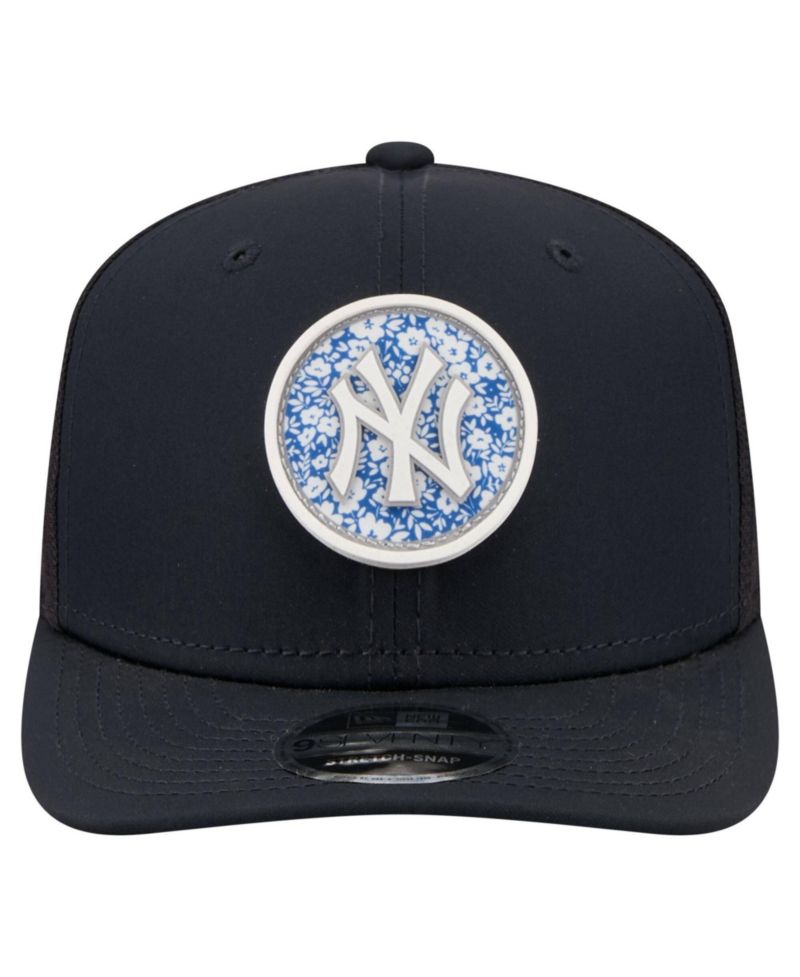 Men's Navy New York Yankees Floral Patch 9SEVENTY Adjustable Hat