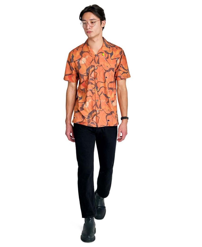 Men's Regular Fit 4-Way Stretch Performance Short Sleeve Button Down