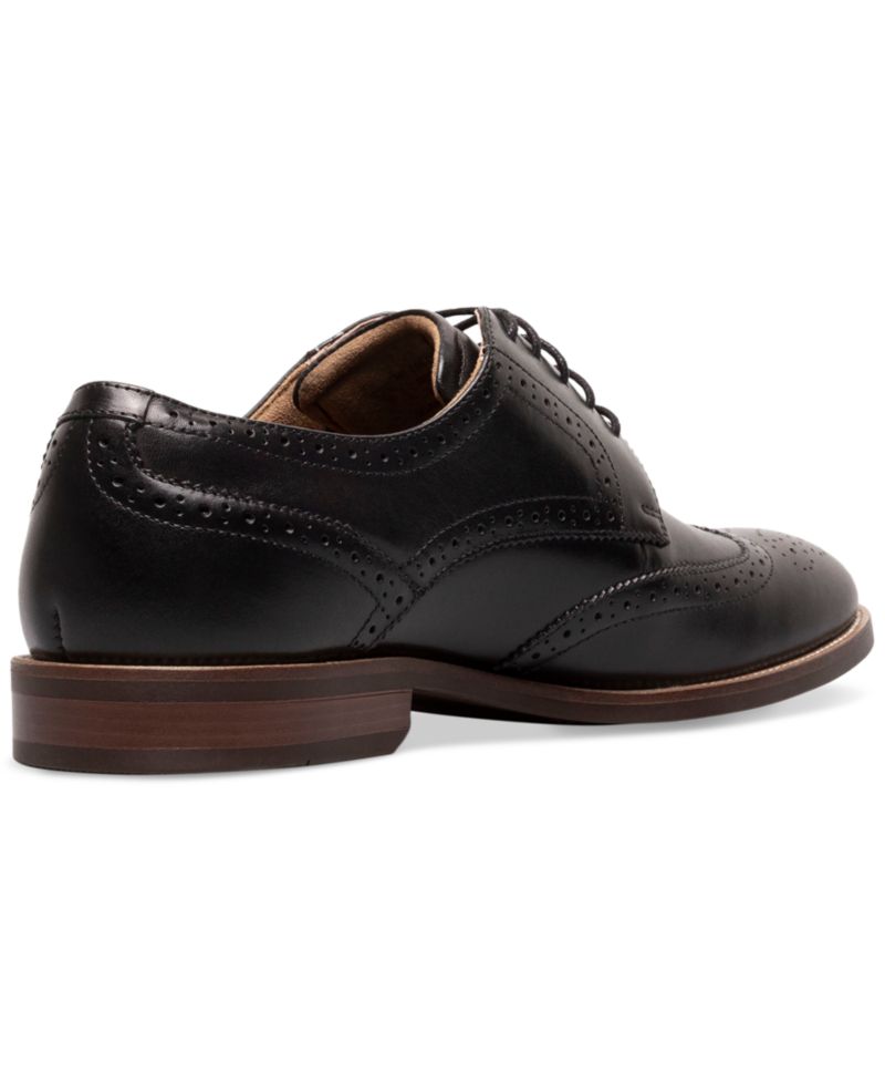 Men's Ruvo Wingtip Oxford Dress Shoes