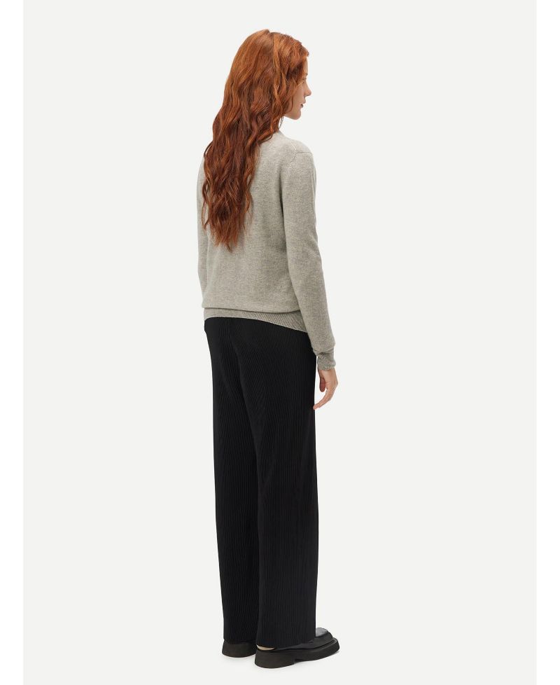 Women's V-Neck Cardigan