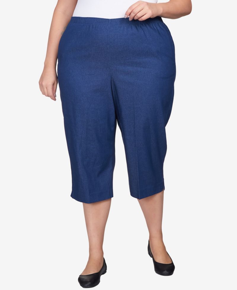 Plus Size Classic Relaxed Fit Denim Capri Pant