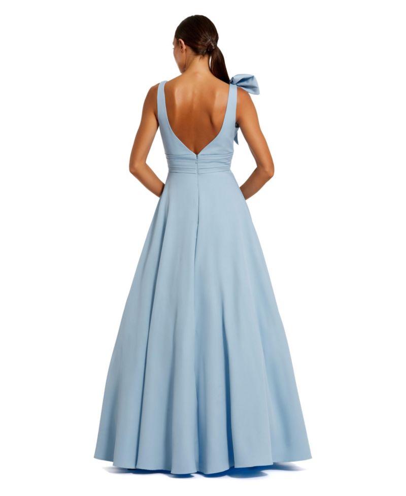 Petite Crepe Sleeveless Plunge Neck Ballgown With Bow