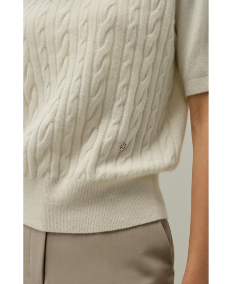 Women's Classic Cable Knit Sweater with Ribbed Edges