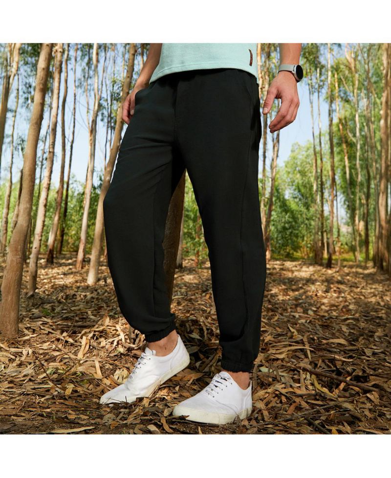Men's Obsidian Black Solid Belted Trousers