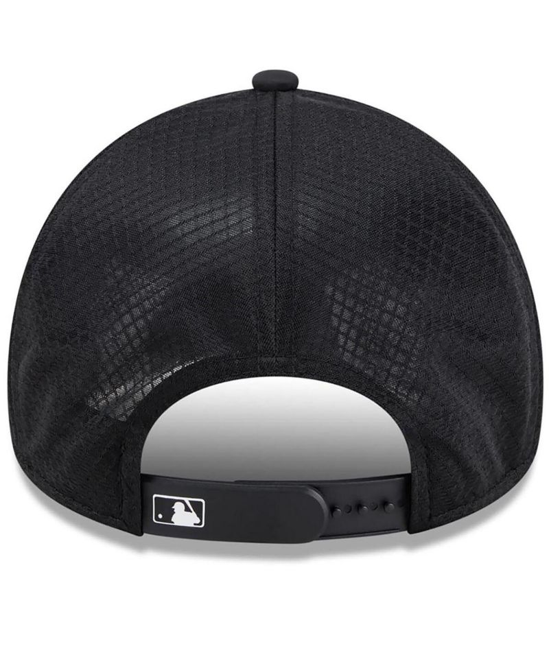 Men's Black Chicago White Sox 2026 Batting Practice Alternate Apex 9FORTY Adjustable Hat