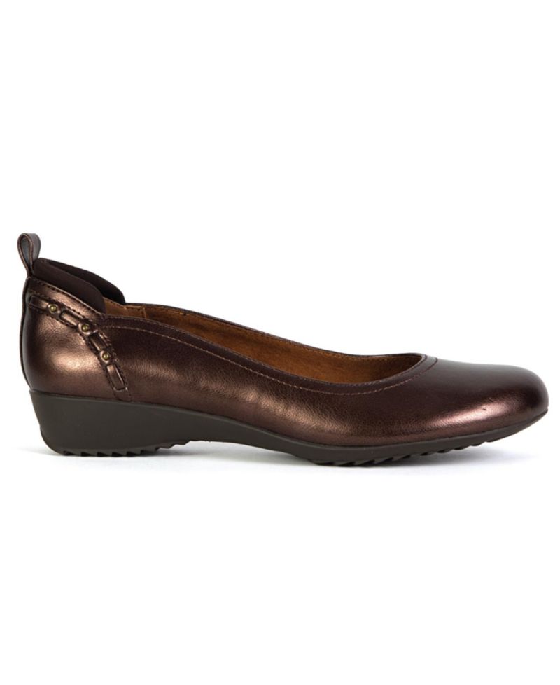Women's Vivian Round Toe Flats
