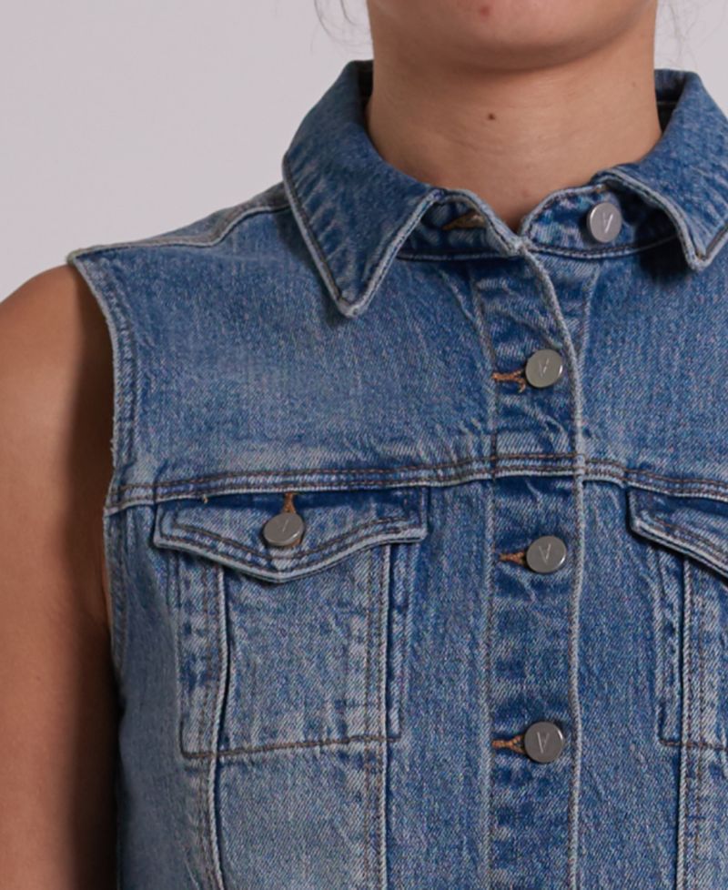 Women's Sleeveless Button-Up Dress