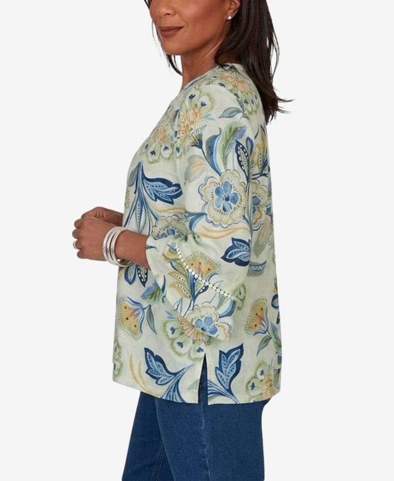 Petite Bold Meadow Floral Knit Top
