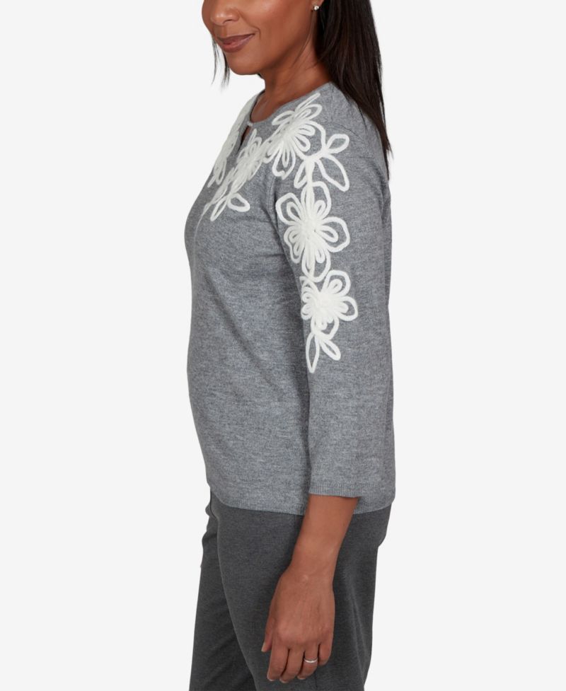 Women's Floral Embroidery Keyhole 3/4-Sleeve Sweater