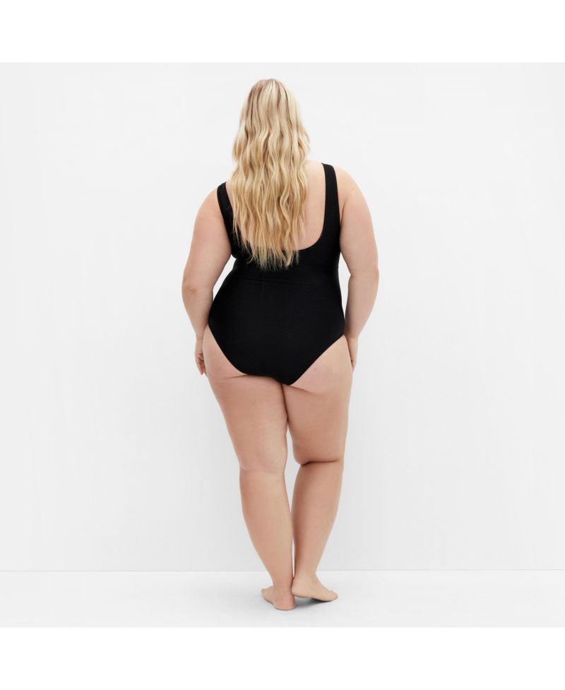 Plus Size Valencia Underwire 1 Piece