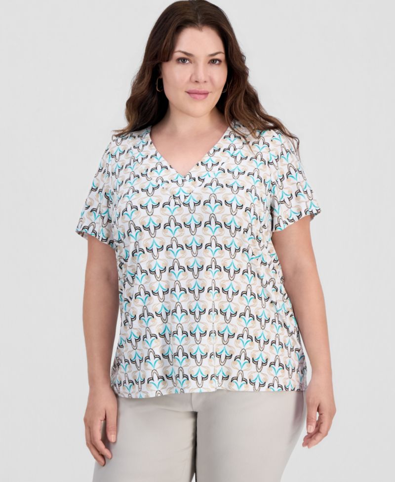 Plus Printed Short Sleeve V-Neck Jacquard Top