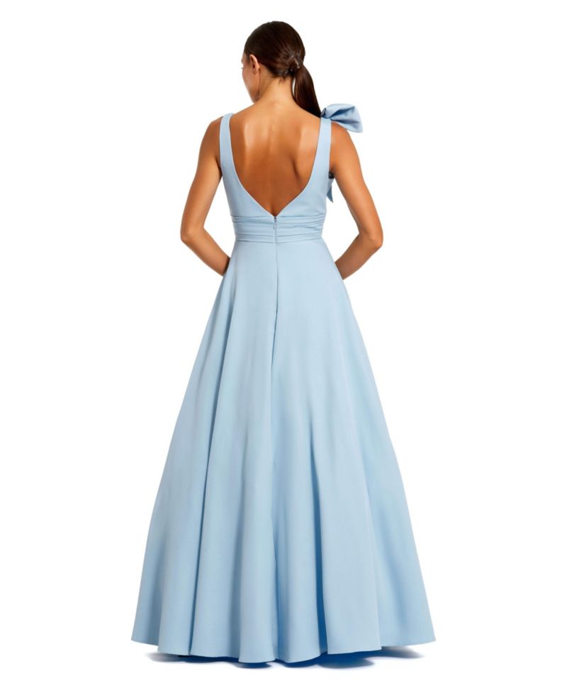 Women's Crepe Sleeveless Plunge Neck Ballgown With Bow