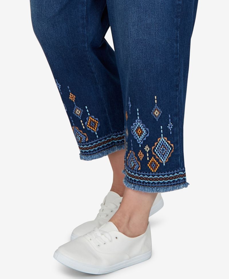Plus Size Pull-On Mid-Rise Cropped-Ankle Denim Pants