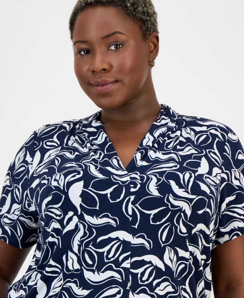 Petite Printed Short-Sleeve V-Neck Knit Top