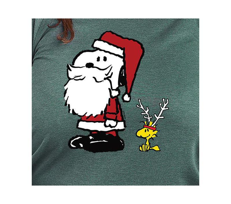 Plus Size Peanuts Christmas Graphic Pullover T-shirt