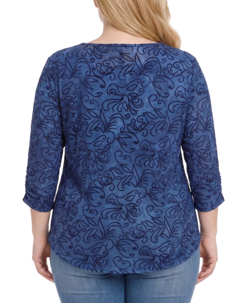 Plus Size Keyhole 3/4-Sleeve Blouse