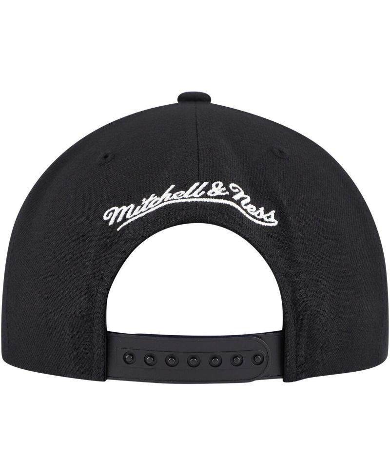 Mitchell Ness Men's Black Toronto Maple Leafs Core Team Script 2.0 Snapback Hat