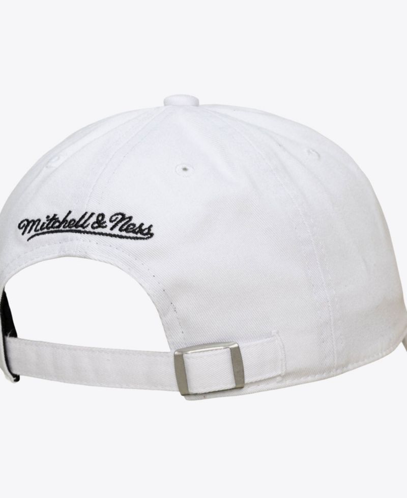 Men's White New York Knicks Apple Bite 1904 Adjustable Dad Hat